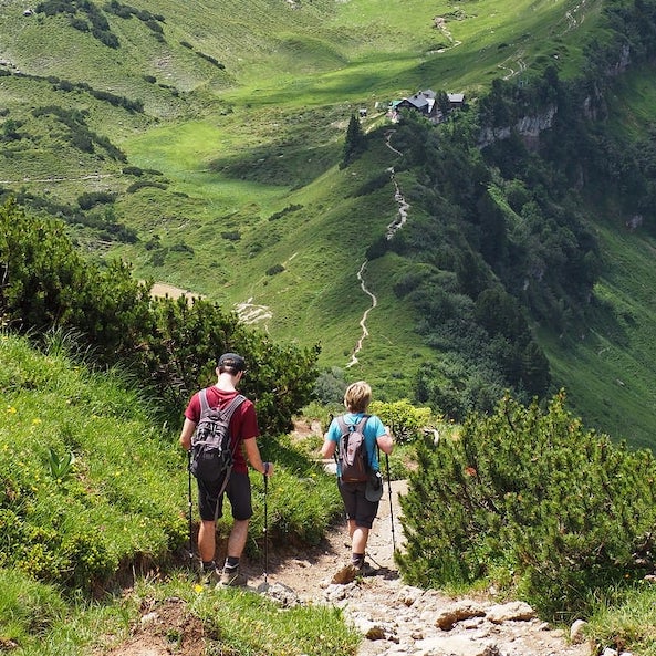 ralf1403-hiking-10374972_1280